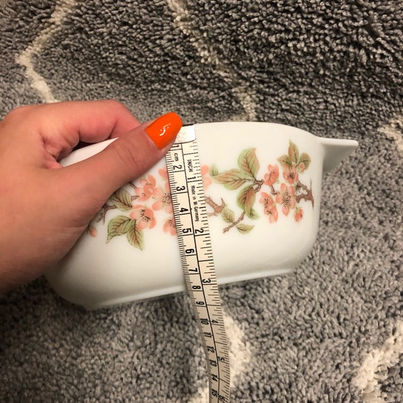 VINTAGE PYREX / England pink flowers dish 8” - Picture 10 of 10